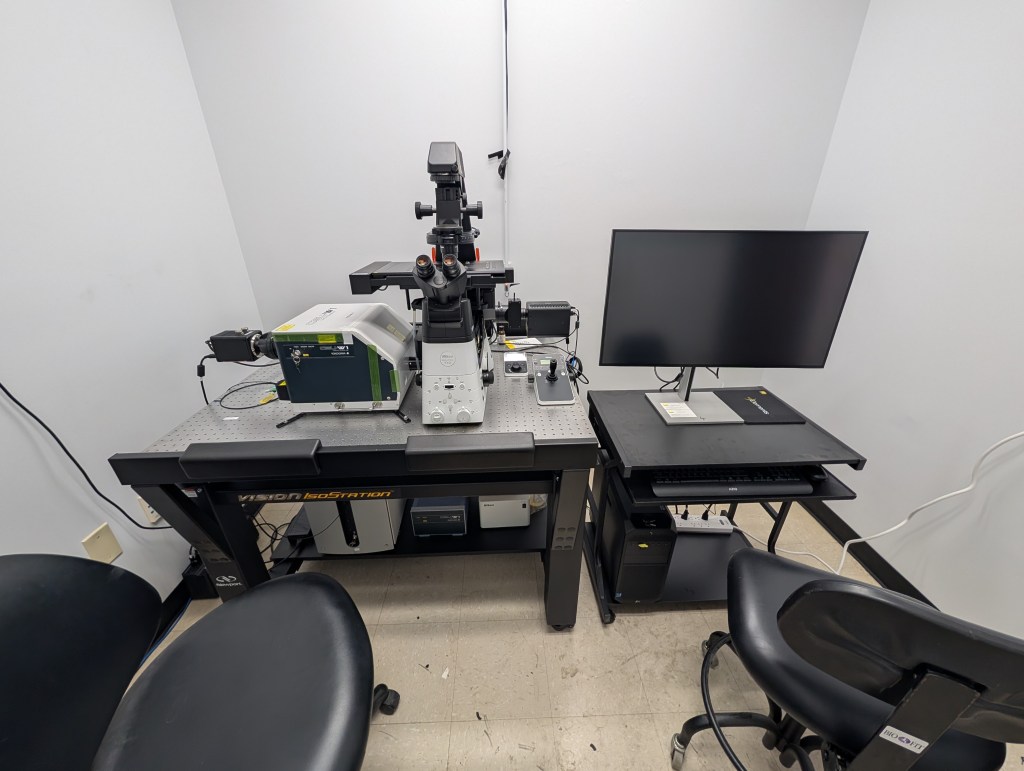 photo of confocal microscope